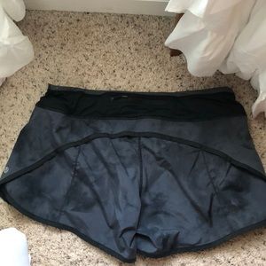 lululemon shorts!!